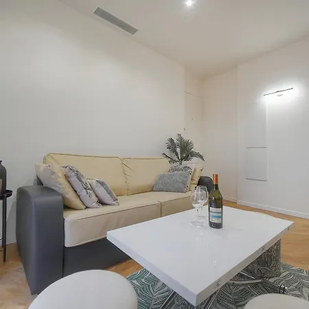 Lägenhet 2 Pieces -square Mistral -proche Plages Du Midi A1b266 *